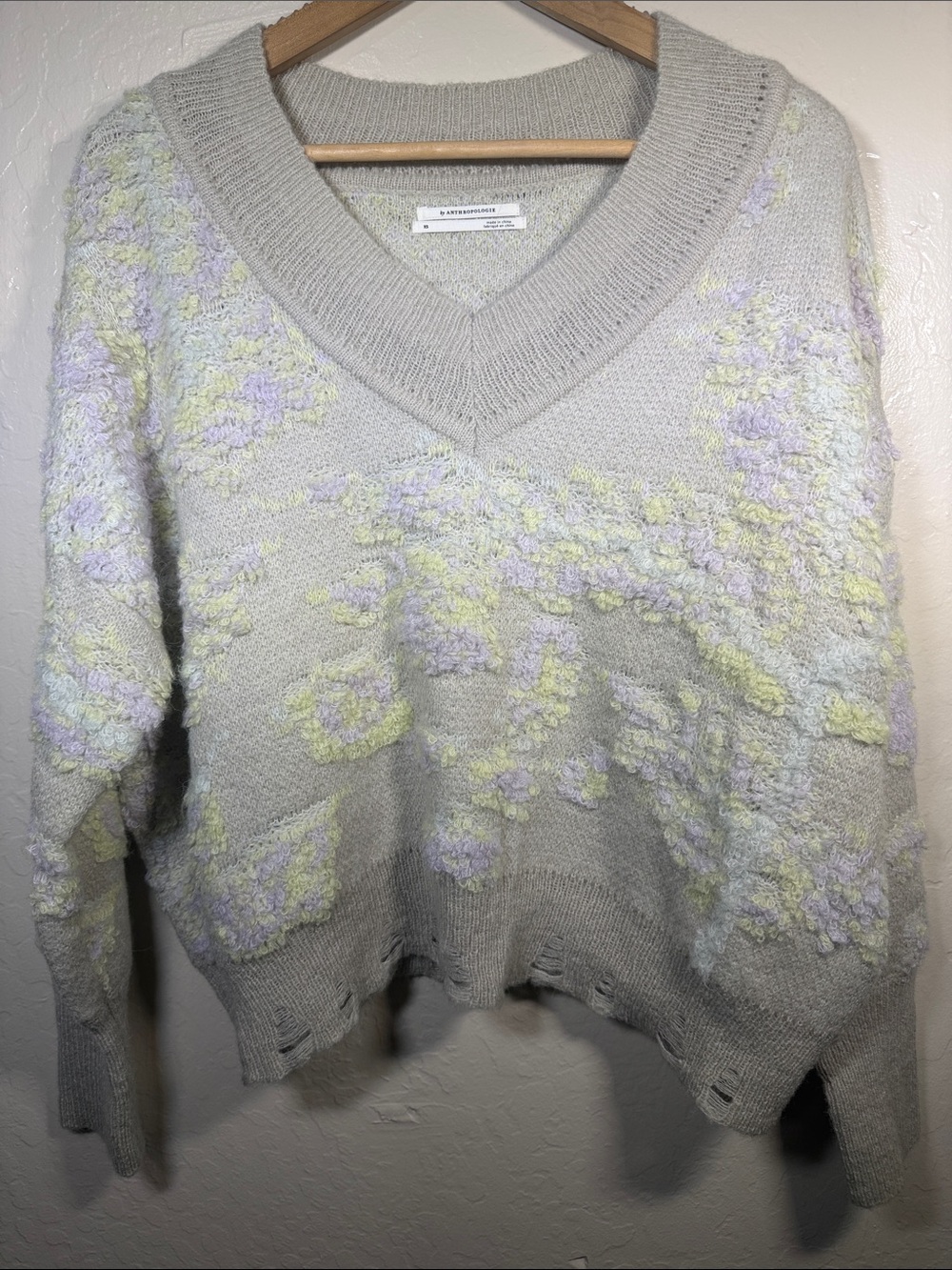 Anthropologie Textured Floral V-Neck Distressed Knit Cozy Boho Sweater XS